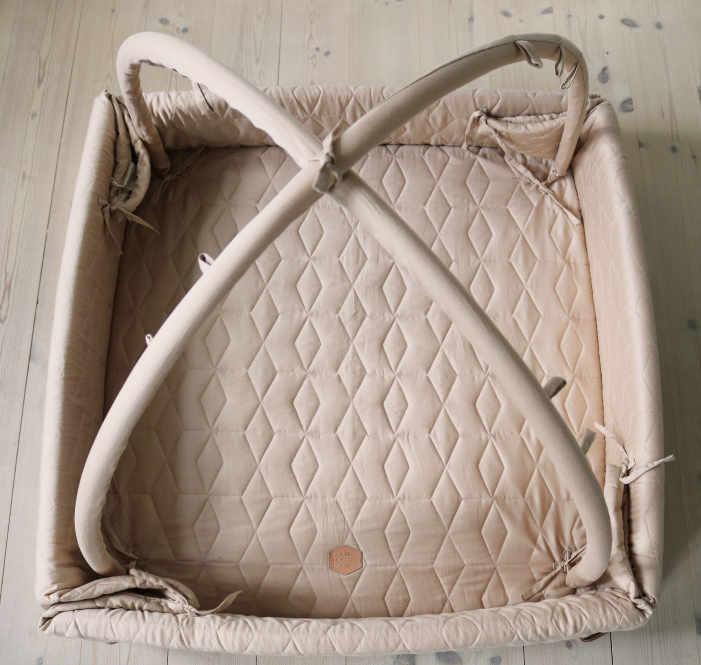 Activity nest - Soft quilt Doeskin