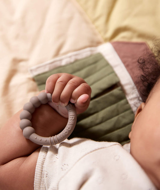 Silicone teether ring 2-pack - Warm Grey + Oil Green