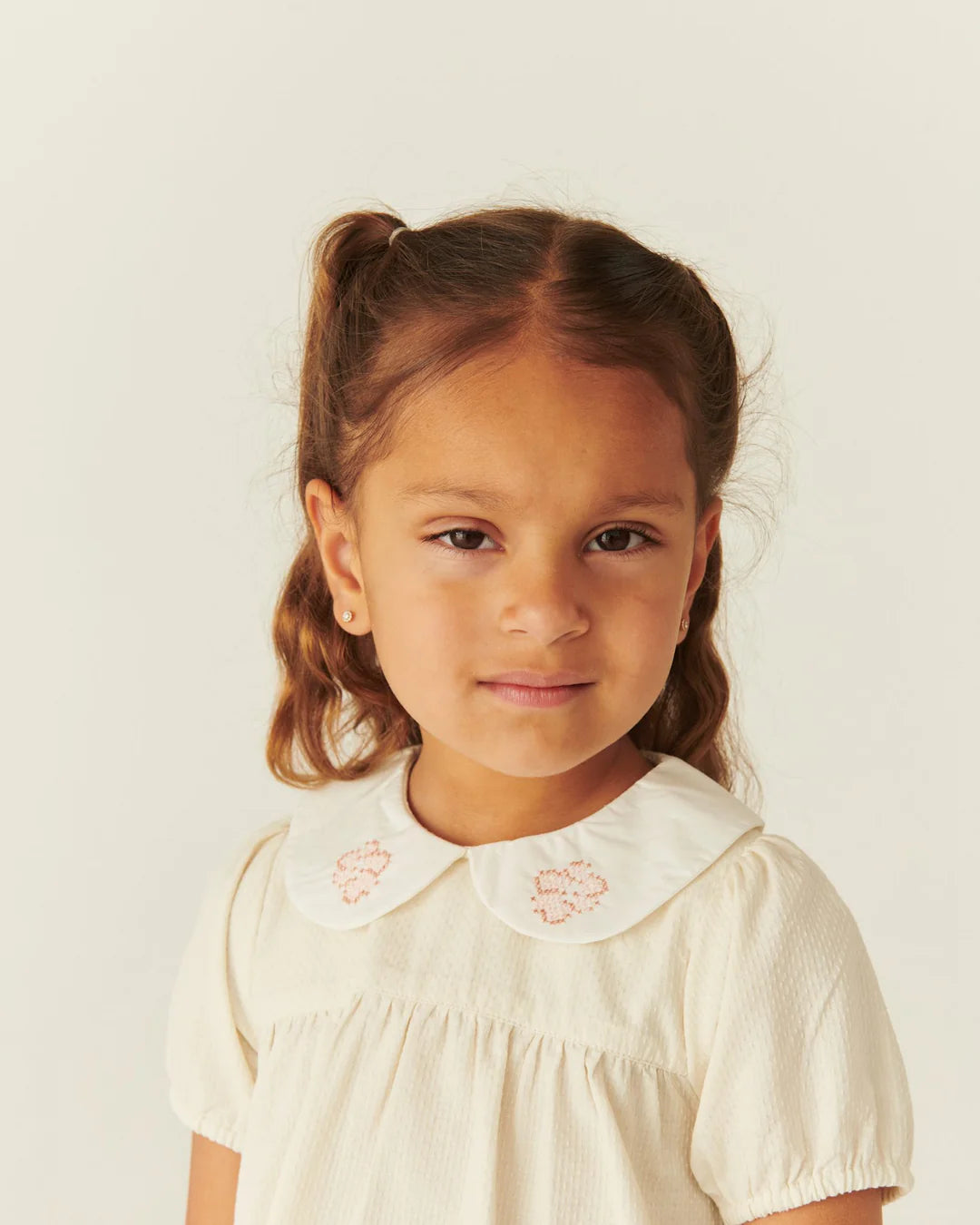 BLOUSE W. DECO EDGE - CREAM COMB